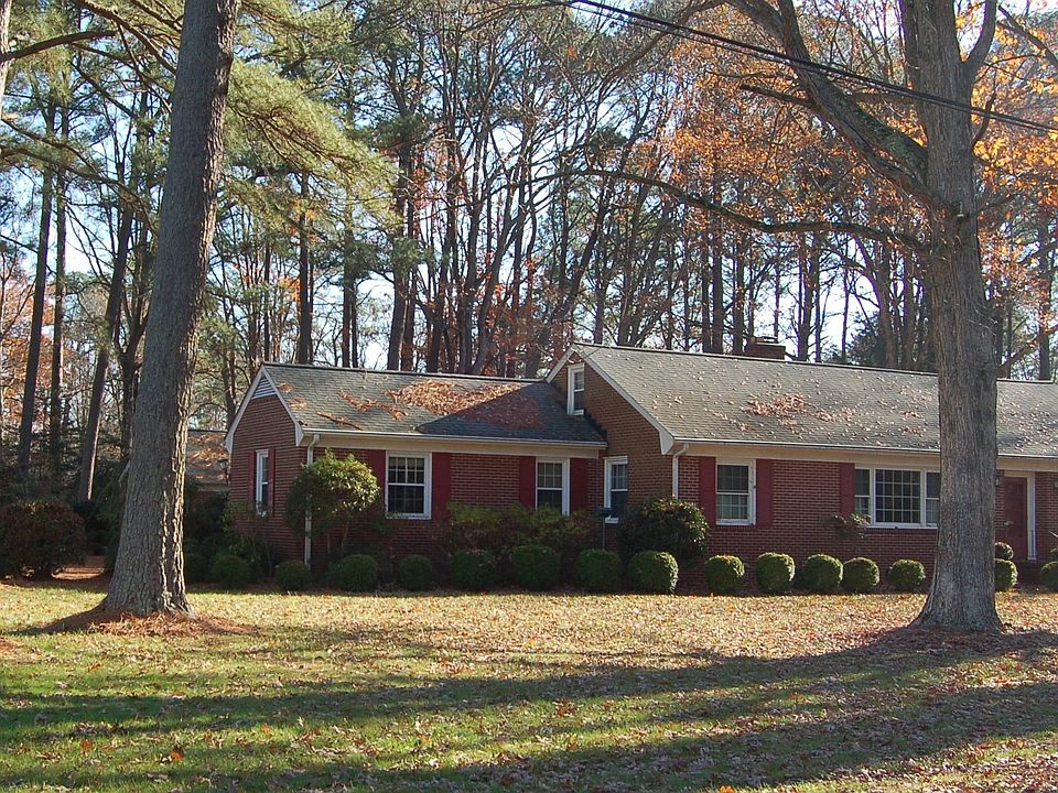 1st image of 210 Mistletoe Dr
