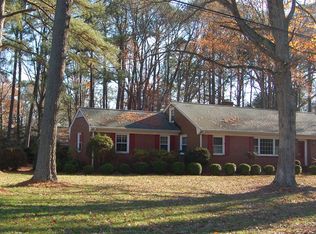 210 Mistletoe Dr, Newport News, VA 23606