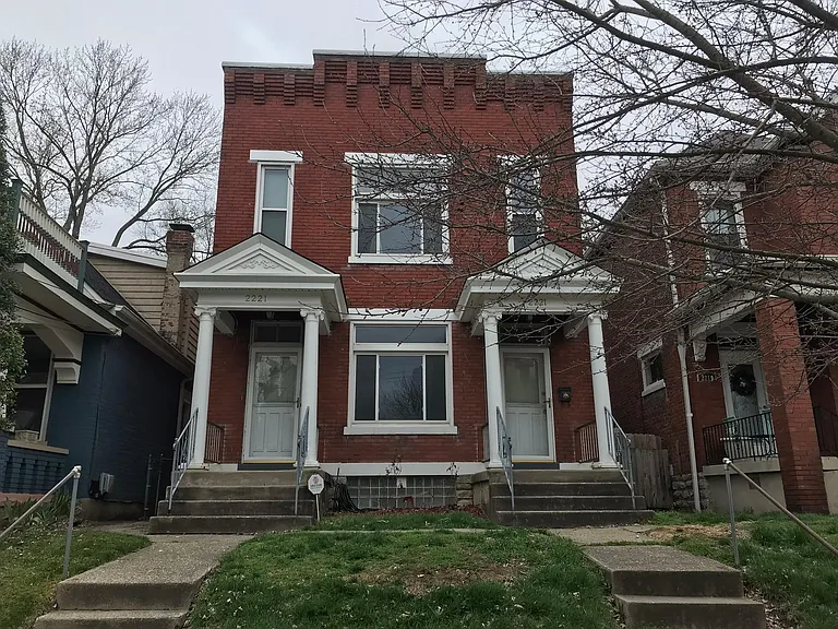 2221 Oakland Ave #2 — Photo 2