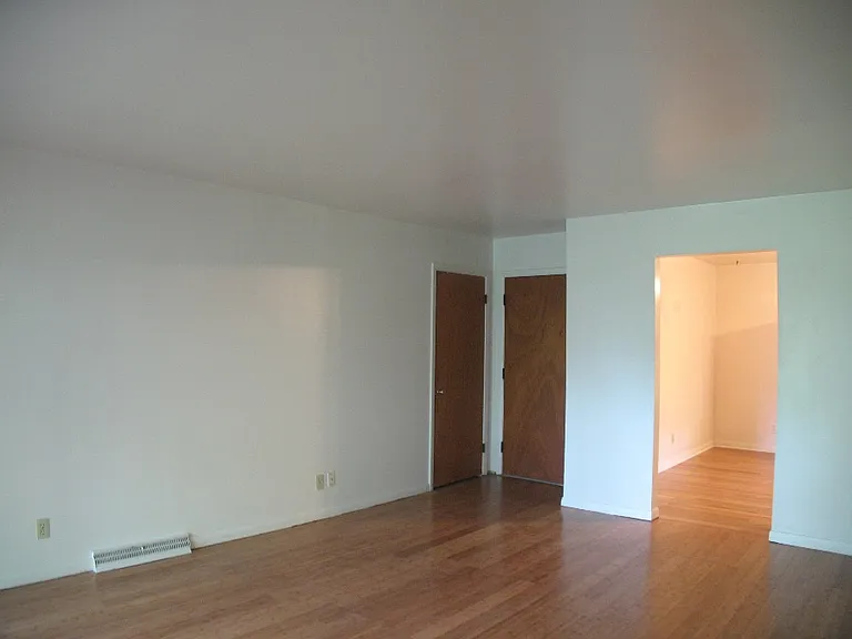 1116 W Moss Ave #A2 — Photo 3