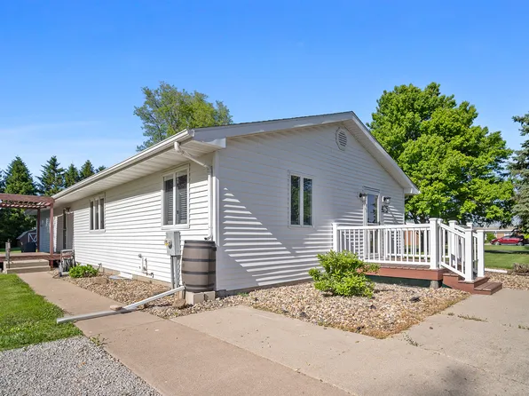 475 E Clay St, El Paso, IL 61738