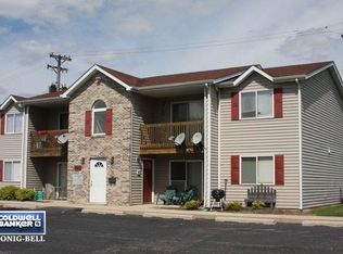 990 N 1st St APT 3, Dekalb, IL 60115