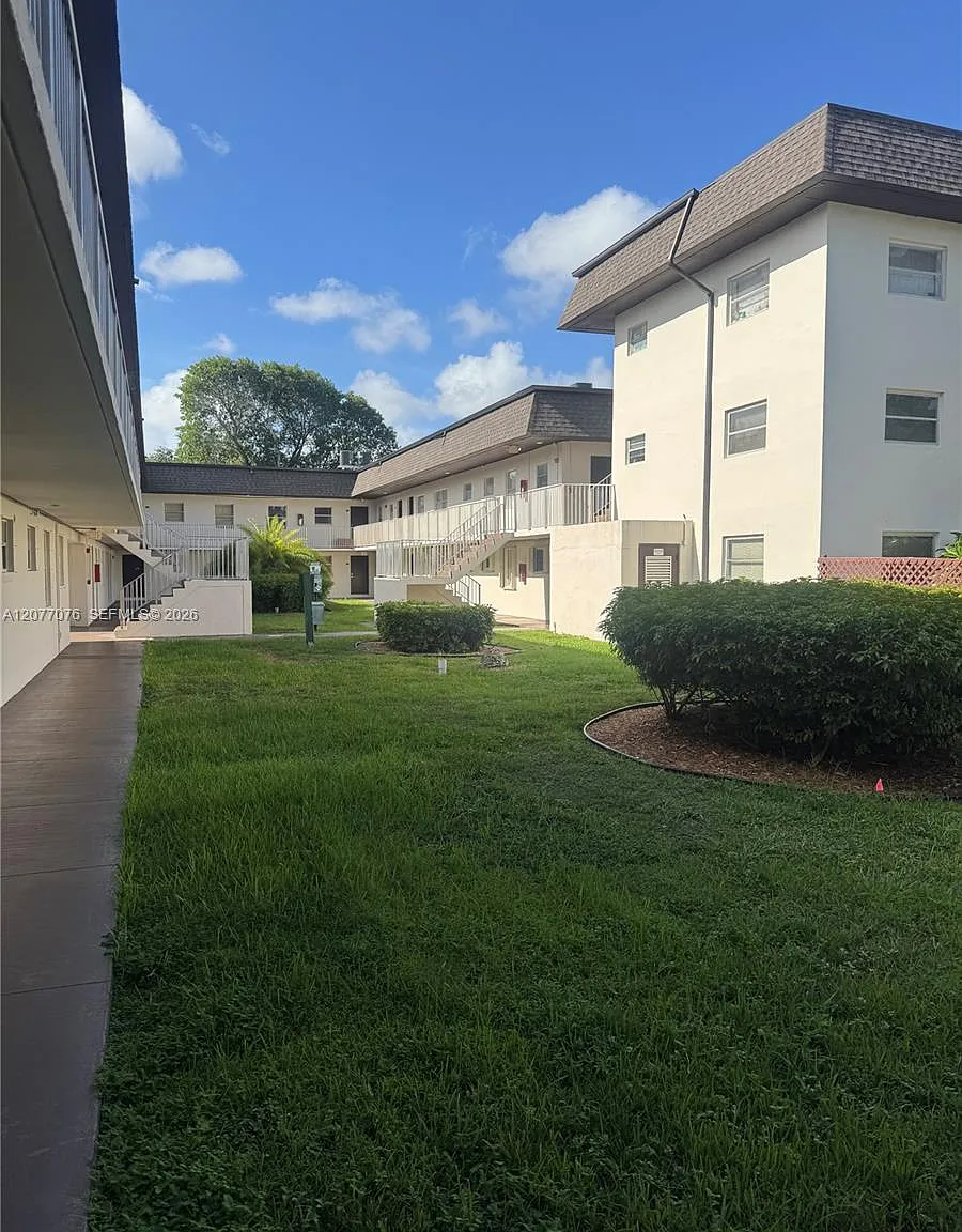 Gallowood Condo — Photo 1