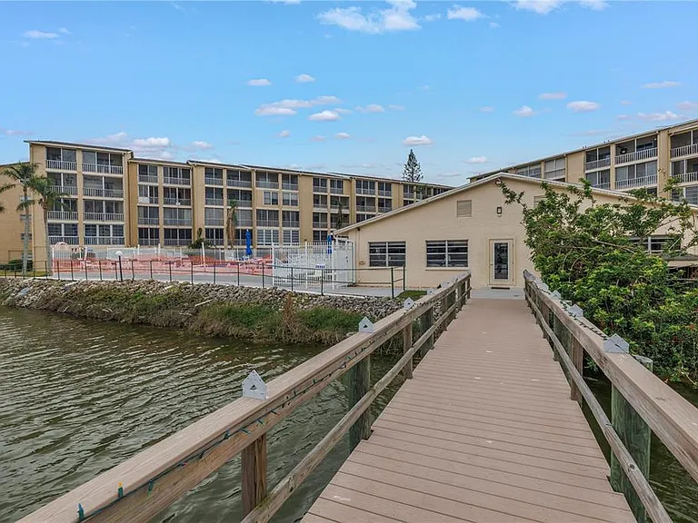 3500 Lake Bayshore Dr #K101 — Photo 39
