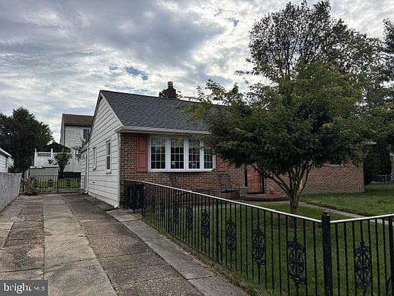 3rd image of 420 Windsor Dr