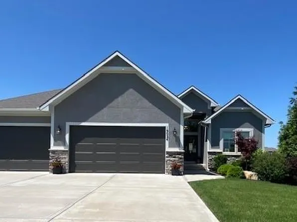 19024 Theden St, Spring Hill, KS 66083