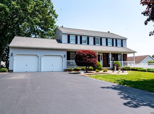 3 Van Tassel Ct, Loudonville, NY 12211