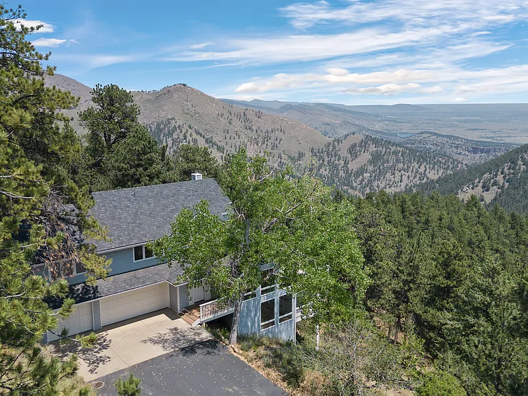 1281 Peakview Cir — Photo 34