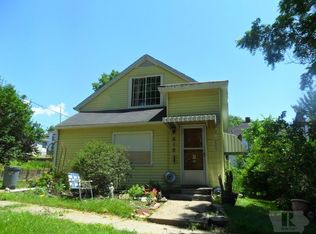 610 N 10th St, Burlington, IA 52601