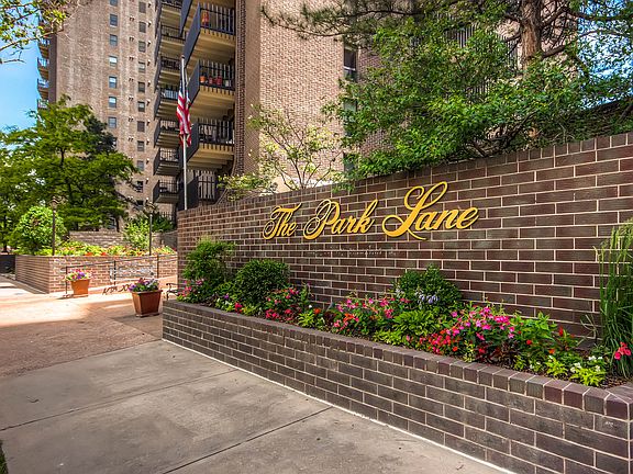 5th image of 460 S Marion Pkwy APT 1801
