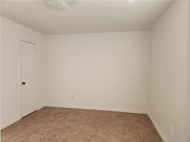 6045 Bradford Dr #B — Photo 27