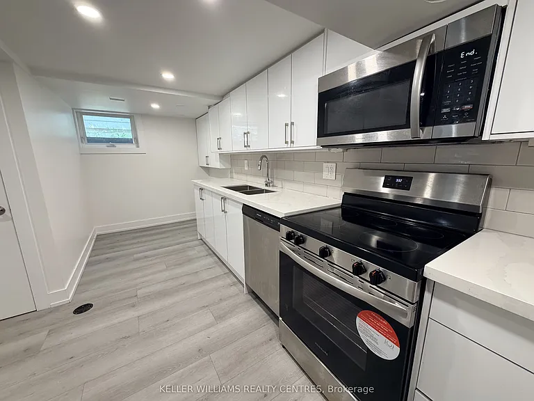 9 Sanderson Rd #LOWER — Photo 10