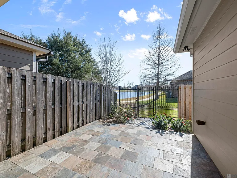 17514 Lake Willow Ave — Photo 16
