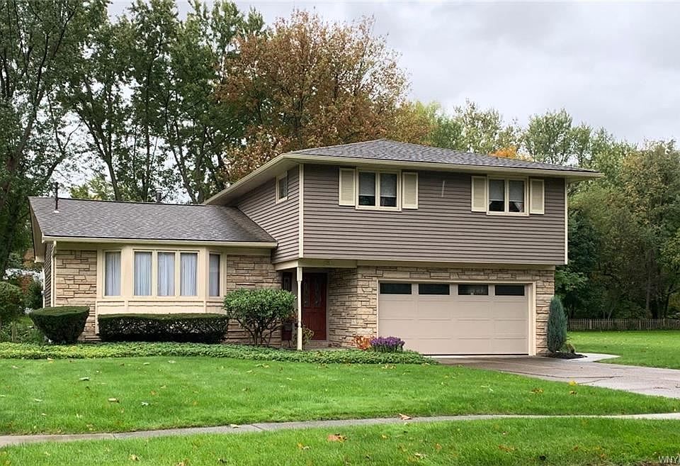 1st image of 21 Sherburn Dr