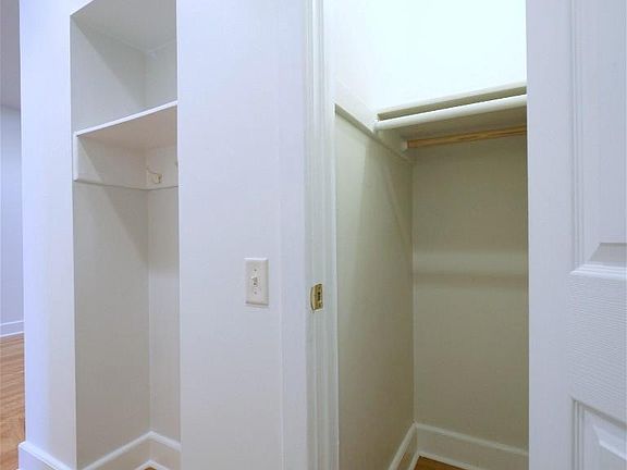 4th image of 2741 N Kenmore Ave APT 2F