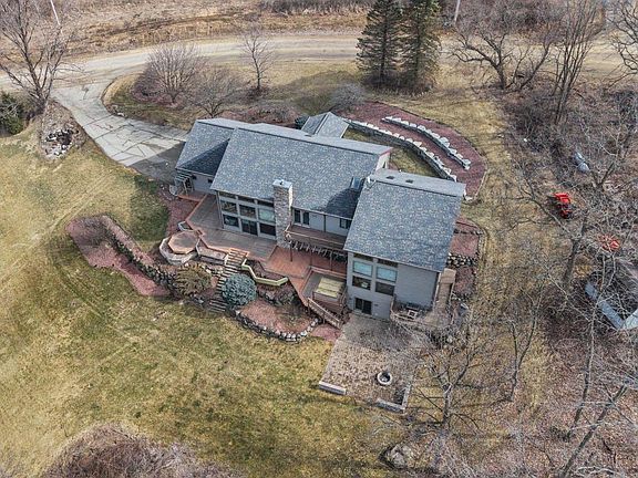 5th image of 3361 North Road