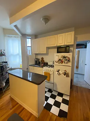 Rented by City Connections Realty | media 8