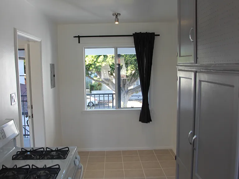 2728 Arizona Ave #5 — Photo 6