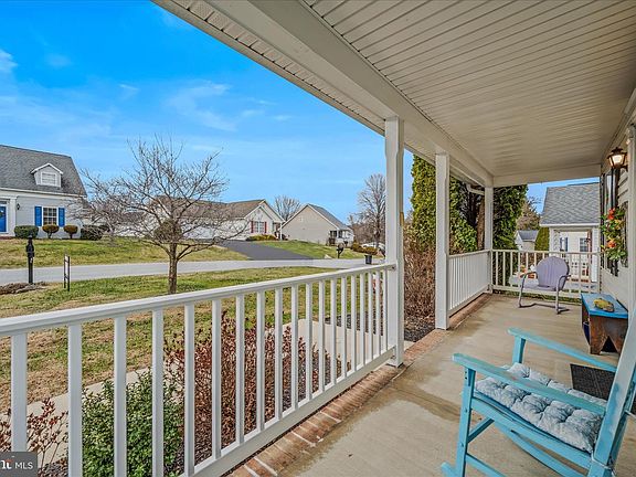 5th image of 202 Sentry Ln