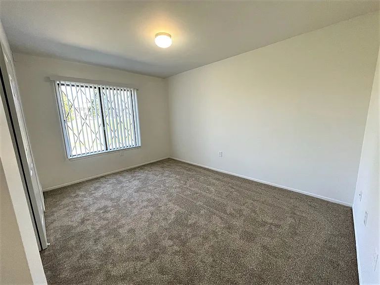 Charter Oaks Apartments — Photo 100
