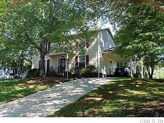 2nd image of 2360 Amity Ave