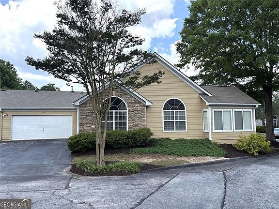 2nd image of 2191 Rockbridge Rd APT 1704