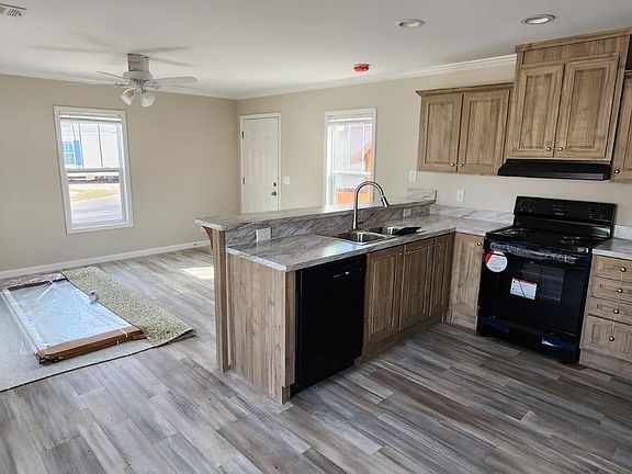 4th image of 1300 Hand Ave Lot C