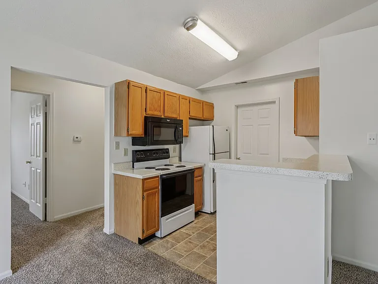 Broadway Village Apartments — Photo 17