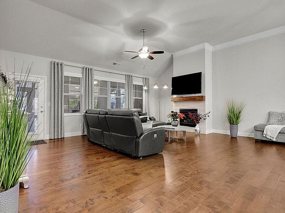 4th image of 3848 Heirloom Loop Ct