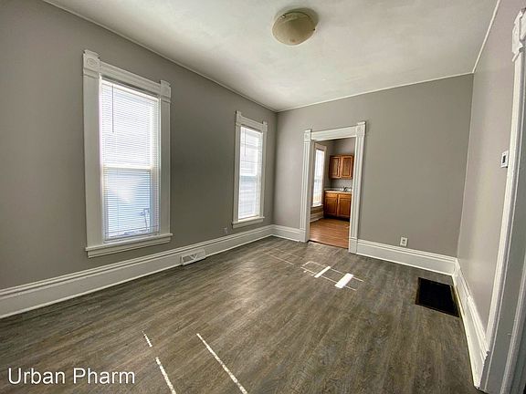 4th image of 453 Houseman Ave NE