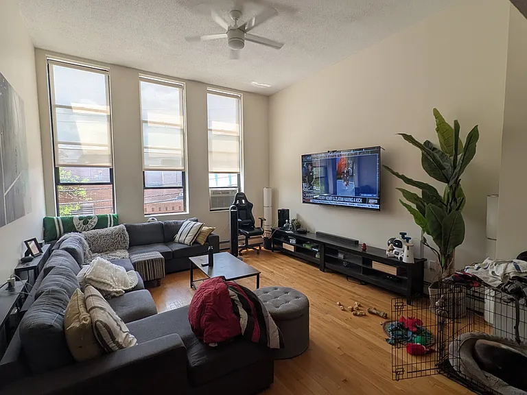 60 Gibson St #210 — Photo 7