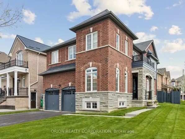 8 Seastar Rd, Brampton, ON L6Y 0N9