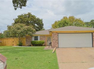 700 Hester St, Arlington, TX 76011