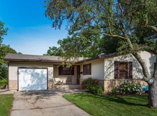 4308 Front Royal Dr, McHenry, IL 60050
