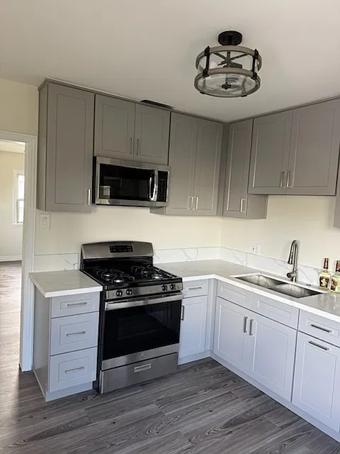 2 bed, 738 sqft, $3,200 — Photo 3