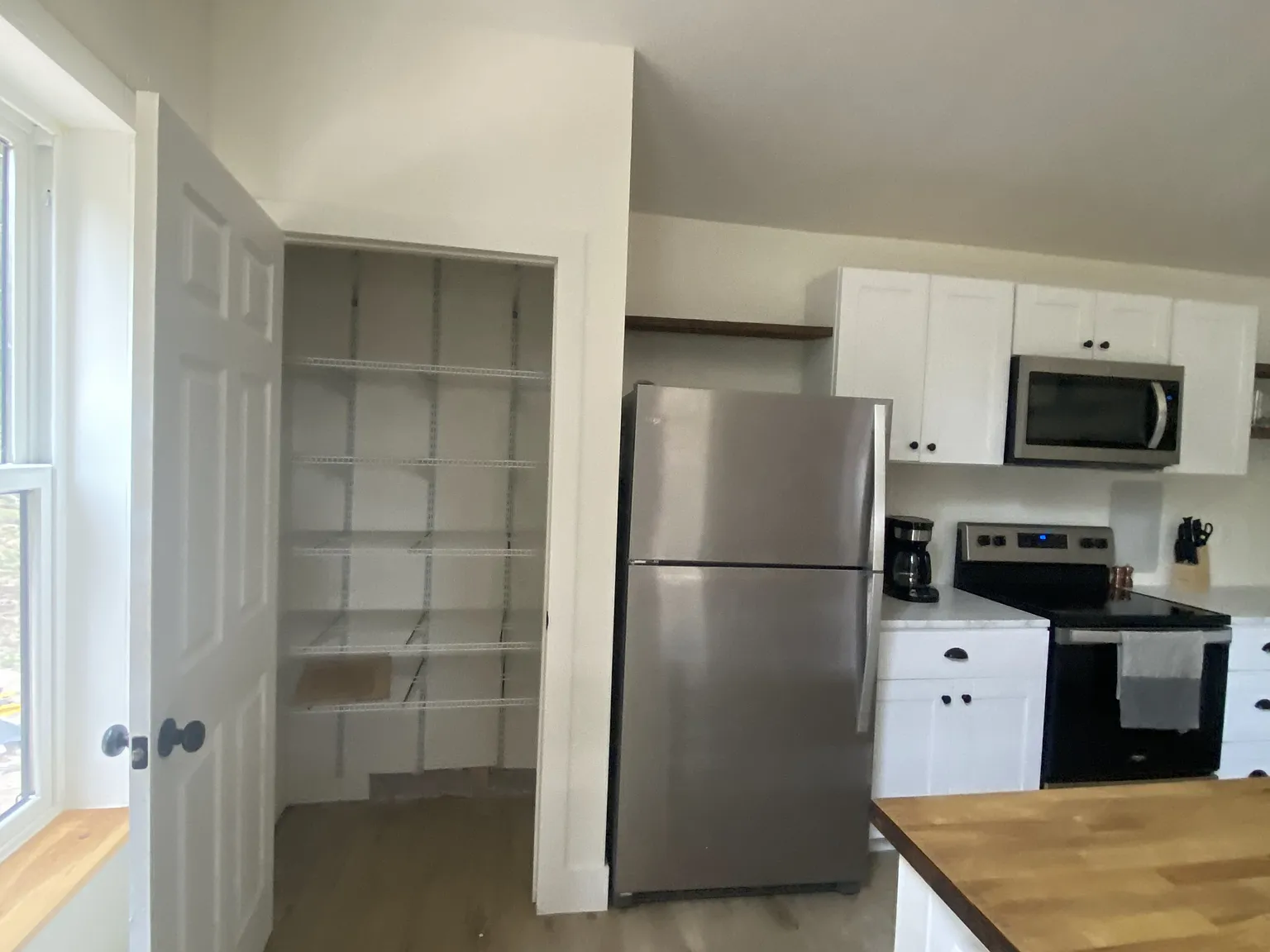 2 bed, 1161 sqft, $2,700 — Photo 3