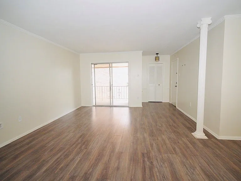 7600 Burgoyne Rd #250 — Photo 6