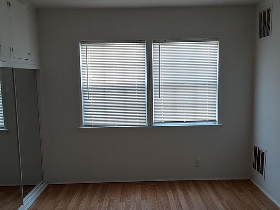 5th image of 370 S Sierra Madre Blvd
