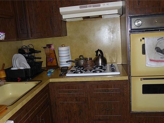 4th image of 325 King St APT 1J