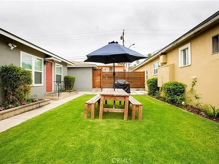 3239 E Wilton St #1 — Photo 2