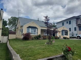 28 Arleigh Dr, Albertson, NY 11507