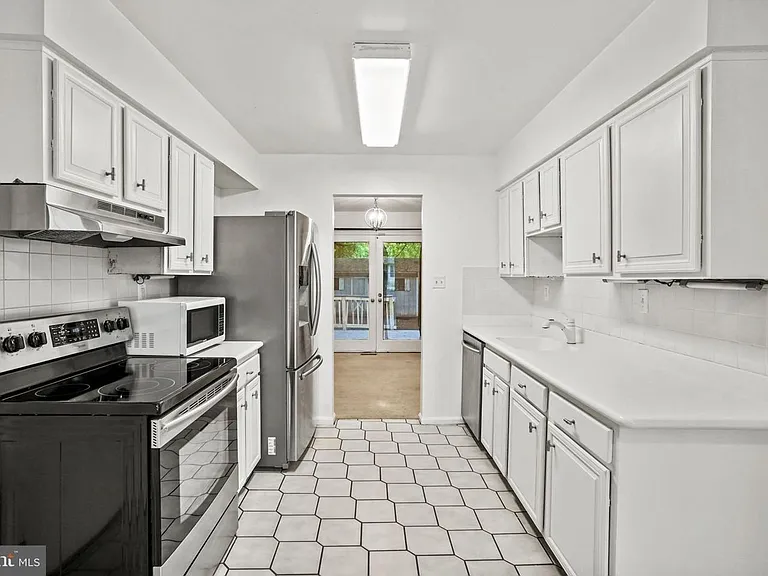 9086 Brook Ford Rd — Photo 8