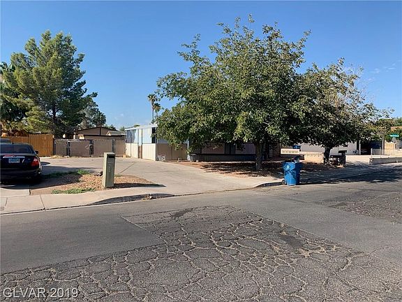 4th image of 4849 Vista Flora Way