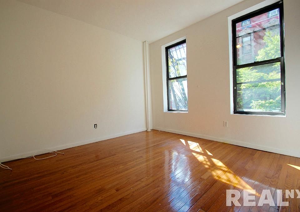 1st image of 172 Thompson St APT 6