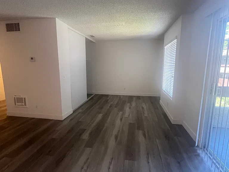 Ridgegate Apartments — Photo 29