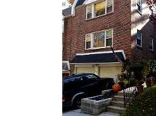 628 Green Ln, Philadelphia, PA 19128