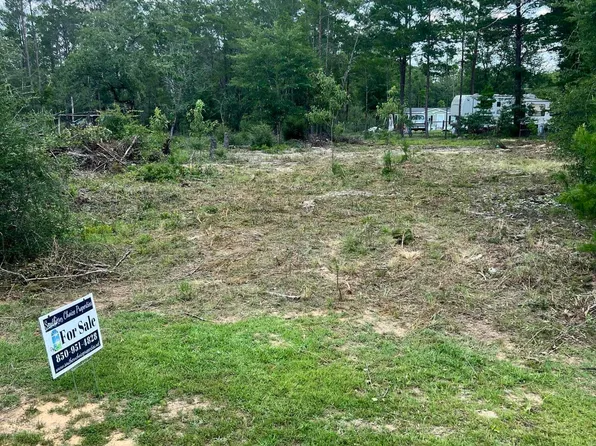 2 W Bluebottle Ct, Defuniak Springs, FL 32433