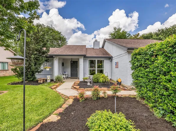 17314 Chapel Pine St, Spring, TX 77379