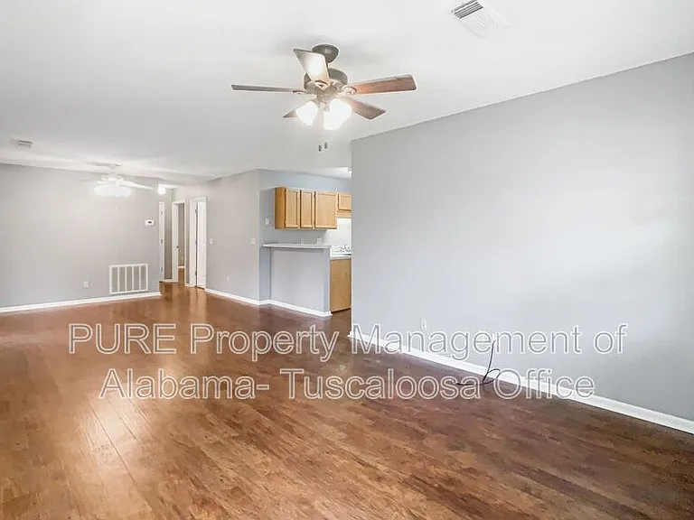 2751 Meadowlark Ln — Photo 2