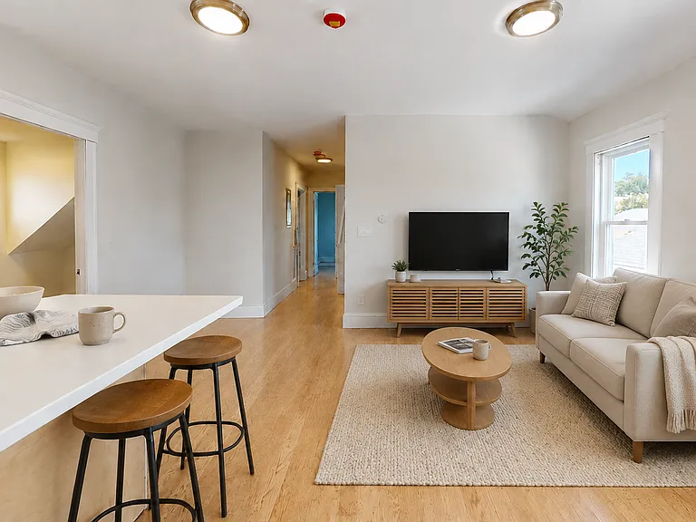 42 Curtis Ave — Photo 4